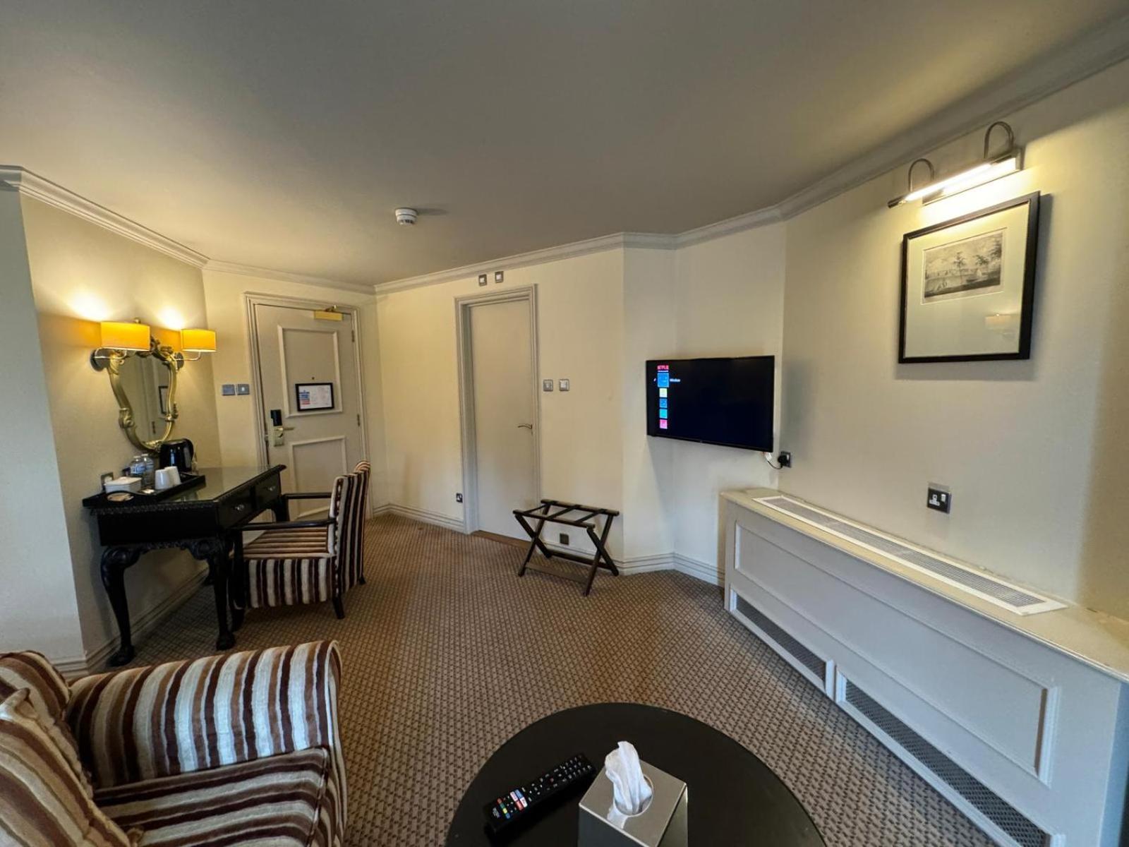 H & G Hotel Opposite Windsor Castle Esterno foto