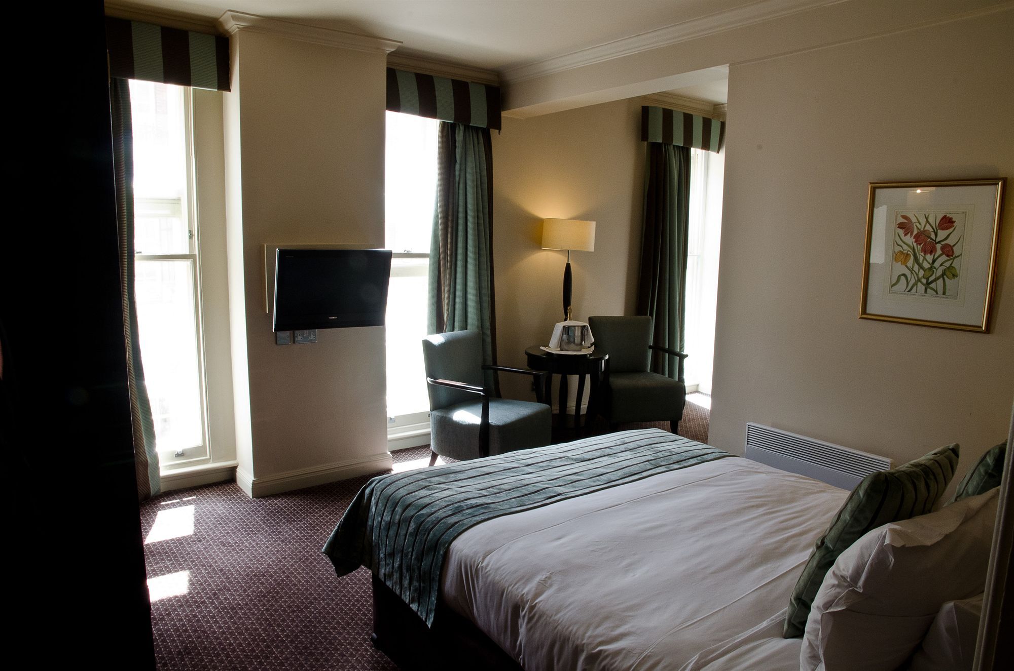 H & G Hotel Opposite Windsor Castle Esterno foto